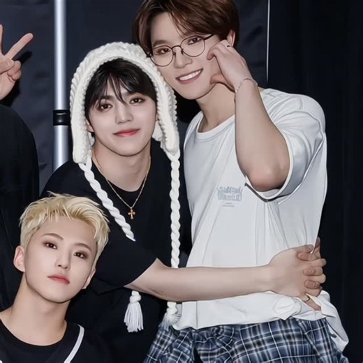 Dinotter 🦦 on Instagram: "They miss hoshi more than we do and to the point they started to be like him 😭. Sooncheolchan my cuties 🤏🏻🤍. . . . #saythename17 #SCOUPS #hoshi #DINO #carat"