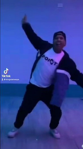 Choco Love bailando Cumbia