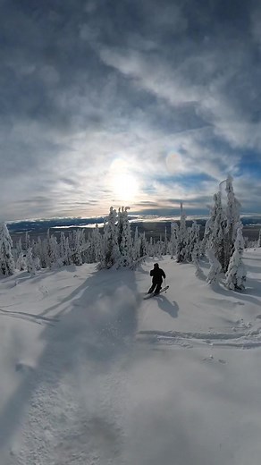 Yesterday’s Powder Day Monday was absolutely superb👌 Want to enjoy a run all to yourself? Come midweek and you can also enjoy quiet terrain with no lift lines. On average, we have 6,000 less visitors per day than on weekends. Get here early and the fresh powder is all yours! 🎥 @lizonaplank | Run: Speculation | 01/09/2023 #skibigwhite #bigwhite #explorebc #skbc #canada #skiresort #treeskiing | Big White Ski Resort