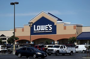 Lowe's Q4 same-store sales: 2.5% increase vs 3.6% expected