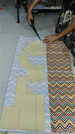 Astar ko rakh kr blouse piece ki cutting ✂️ || #shorts #blouse #blousecutting