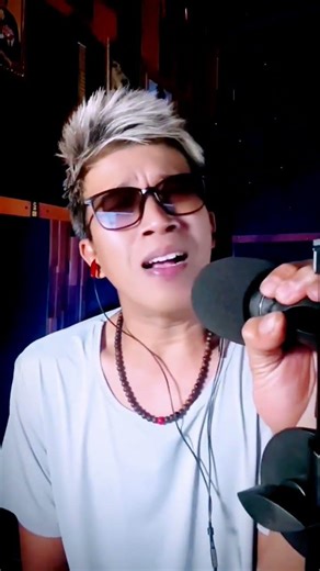 tapi mengapa kau tinggalkan aku dengan alasan tak jelas #lobow #kaucantikhariini #musikindonesia