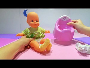 Bebé Nenuco aprende a hacer pipi y caca.