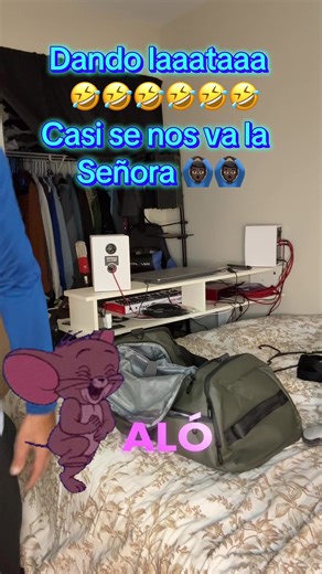 Esa señora es rabia #😂😂😂 #jajajaja #chistoso #fyp #bromaspesadas | old lady prank running