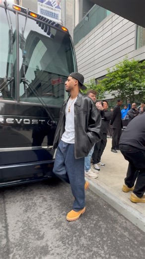 57K views · 11K reactions | Pacers in NYC for Game 1 vs the @nyknicks! Who had the best fit? 﫡 #nbafashionfits | NBAFashionFits | Facebook