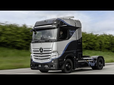 Mercedes-Benz GenH2 Tractor Truck (2021) Exterior Driving