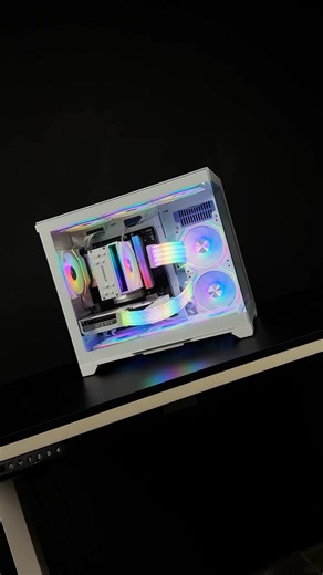ZEAL MINI LEVEL 6 WHITE proves that powerful things come in small packages. Built inside the compact Zeal Mini, this all-white build turns heads with its seamless dual-glass design and dazzling Strimer RGB lighting — letting you illuminate your setup in brilliant white or any colour in between. With the AMD Ryzen 5 7600 and NVIDIA RTX 5060 Ti 16GB, it’s a small-form powerhouse purpose-built for 1080p Ultra gaming, offering exceptional clarity, cool performance, and show-stopping style. ⚡🎮 For $