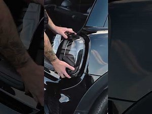 How to remove the rear light of the Mini Cooper?