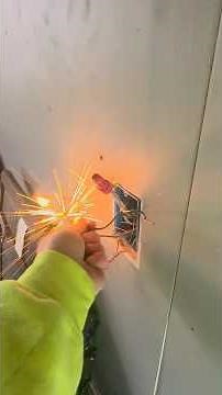 Why This Wire Keeps Exploding 💥