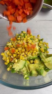 2.3M views · 33K reactions | Te dejamos una exquisita receta con Aguacate! Creditos: Y hoy qué comemos Excelente chef!! | Radio Impacto 1450 | Facebook