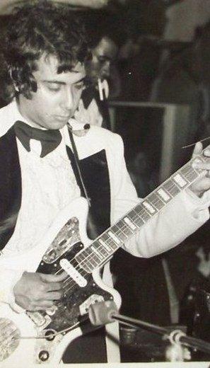 RETRO | Born in Haiti, Robert Martino began playing guitar at fourteen. He co-founded the “Mini Jazz” movement in the 1960s. Martino joined “Les Difficiles” in 1965, “Les Gypsies” in 1972, and SCORPIO in 1977. In the 80s, he founded TOP VICE, pioneering sequencer and drum machine use in Kompa. He has recorded over fifty albums and performed worldwide • @robertmartinoandfriends | Faces of Haiti