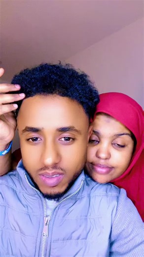 Cwa Si Reer Magaalnima: Su'aalo Naan Ah