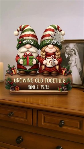 Charming Christmas Gift for Couples 🎄 Customize Yours 👉 https://www.happary.com/gr20o10 | Happary gift
