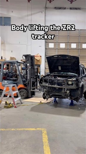 Tracker body lift