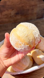 xime💗 on Instagram: "Espero que a ustedes les quede muchisimo mejor que a mi!🫵🏻😎🥳 Pan Frances (salen 22 pancitos de 70g cada uno) 1kg de harina panadera 600ml de agua 20g de sal 30g de levadura seca 10g de mejorador panadero 10g de manteca vegetal - Colocar en la batidora con gancho los ingredientes secos, luego los líquidos y por último las grasas. - Mezclar 3 minutos en primera velocidad, hasta incorporar todos los ingredientes, y luego amasar hasta desarrollar el gluten. - Dividir la mas