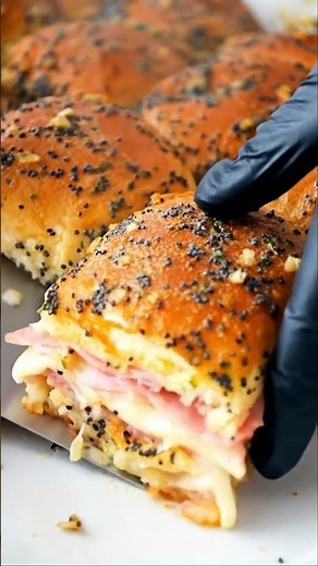 🥪🧀 Ham & Cheese Hawaiian Sliders