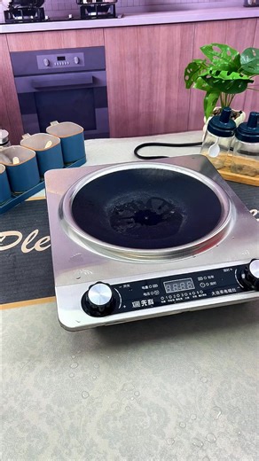 Amazing discovery! The waterproofing of this concave induction cooker's panel is incredible. Even in a flood. | Make Money