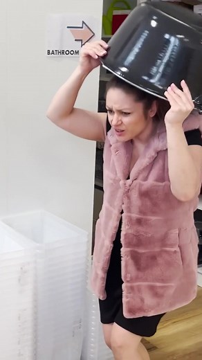 Funny pranks that will make you laugh 🤪 TAG A FRIEND #friends #pranks #pranksvideos #prankwars