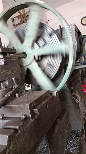 crazy lathe machine working #explore #experiment #machine #experiement #welding #cnc