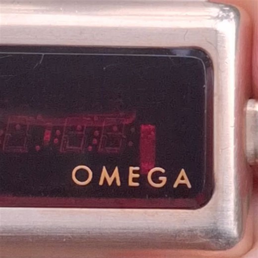 CrazyWatches_Pl on Instagram: "It's 1973 "Computer Time" with the Omega Time Computer II calibre 1601. Developed by the spin-off Hamilton Digital Division which we all know as Pulsar Time Computer. This comes from a turbulent time (1972-1975) in the history of the Hamilton Watch Company when it was restructured, assets cut up and incorporated as a brand into SSIH, the future Swatch Group. The Omega brand never put any effort in developing their own digital watches and SSIH management decided in 