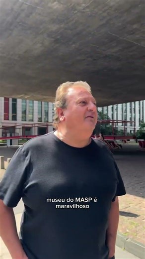 Jacquin visita o MASP e fica impressionado com arquitetura