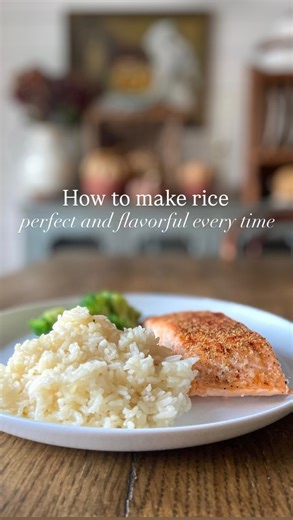 Alex 🌻 on Instagram: "Rice is simple to make, but it can honestly be tricky to get right- sometimes it comes out too mushy, other times, the rice gets stuck to the bottom of the pot and ends up burning. This rice recipe is my go to, and every time I’ve made it this way, it comes out perfectly! ✨I double this recipe when I cook the rice✨ Ingredients: [ ] 1 cup long grain rice [ ] 2 cups chicken broth [ ] 1/2 small onion- finely chopped (you can also make without the onion; my personal preference