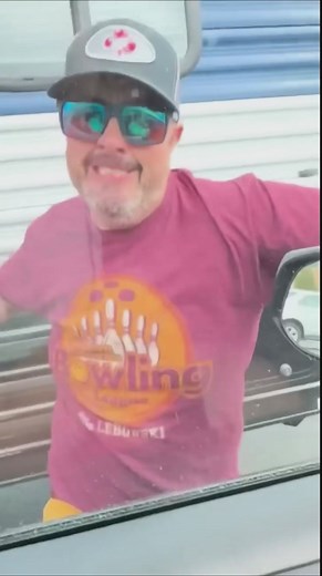 Must Be a Glenn fan! #twdglenn #twdnegan #manhittingcarwindow #parodyguy | The Notorious Negan