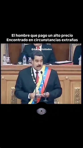 Datos Olvidados ⁉️ on Instagram: ""La verdad es tan extraña que muchos prefieren mejor ignorarla" En 2013, durante la juramentación de Nicolás Maduro como presidente de Venezuela. Un hombre logró burlar la seguridad, se acercó al podio y le quitó el micrófono a Maduro para gritar: “Nicolás, me llamo Yendri, ayúdame, por favor.” Su nombre era Yendri Jesús Sánchez. Según familiares y reportes, decía estar desesperado por ayuda para él y su familia. Tras el incidente, fue detenido, pero luego quedó