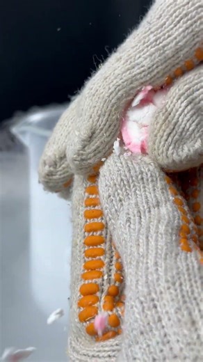 Liquid nitrogen 🌧️ vs 🍭#satisfying #experiments #science #asmr #liquidnitrogen
