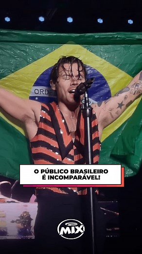 198K views · 10K reactions | A energia do público brasileiro é DIFERENTE! 朗 E essa comparação entre shows do Harry Styles no Brasil e na Europa é a PROVA! Por lá o pessoal até curte, mas aqui NINGUÉM fica parado! Demais, né? ❤ : brasileirospelomundo #HarryStyles #Música #Mix #RádioMix | Rádio Mix FM | Facebook