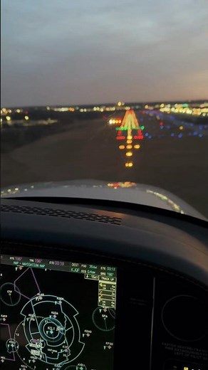 Landing at sunset 🌅 MALSR | Beautiful Runway Lighting #cirruslife #aviation #airport