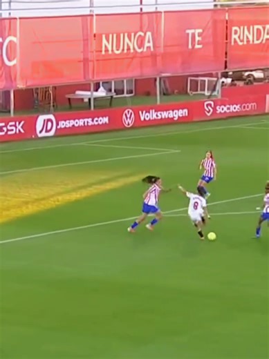 Andrea Alvarez brilla con doblete en Sevilla
