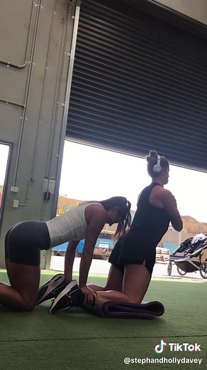 Older sister core #oldersister #core #oldersibling #siblingcheck #siblinggoals #sisters #girls #girlssupportgirls #athlete #injury #acl #support #love #family #fyp @Brianna Davey @Steph Davey @holdavey