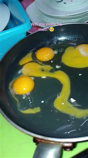 will she be mad? #howtobasic #egg #yolk #trash #messedup #weird
