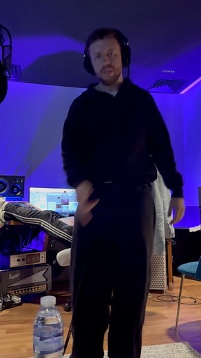 “Keep killing me slowly… Please keep killing me SLOW.” Can’t wait for you to have this new music and to get out on the road to play it live. Big Love SL x | Skinny Living