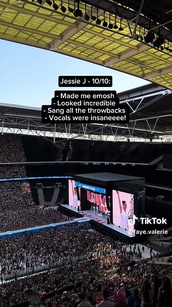 Was honestly the loudest and biggest crowd I’ve seen at a Summertime Ball! Best one yet! 💙🧡 #capitalstb #summertimeball #summertimeball2025 #capitalsummertimeball #wembleystadium #capitalradio @Myles Smith @McFly @Will Smith @Busted @lolayounggg @Zara Larsson @Benson