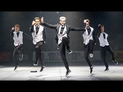 Breakdance meets Classic - Full Show - Feuerwerk der Turnkunst | DDC Breakdance
