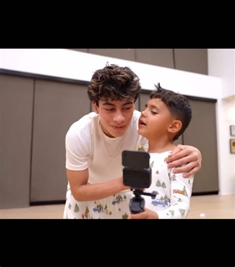 Surprise Christmas Presents Unboxed by Milan and Ferran