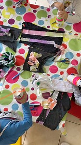 “How do I price my classes?” is one of the most common questions we get from our community. There’s certainly a sweet spot when it comes to finding the perfect number! But it depends on a few different variables... ⭐️Type PRICING in the comments and we’ll send you our top 4 tips for how to price your arts & crafts classes with confidence, ⭐️⭐️PLUS we’ll even give you a FREE pricing calculator to help you work it out. Easy peasy! 😎 #CreativeCraftingClub #STEAM #STEAMcrafts #kidsartsandcraftsclub