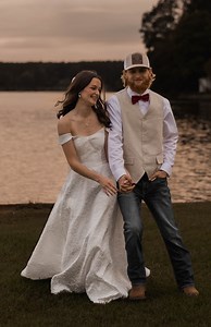 One of my favorite prompts! The photos from this always turn out so fun & cute⭐️✨ . #georgiaphotographer #georgiaweddingphotographer #elopementphotographer #photographer #georgiaphotographer #destinationweddingphotographer #destinationwedding #destinationphotographer #familyphotographer #familyportraits #couplephotographer #coupleportraits #georgiaportraitphotographer #wedding | Rose Leigh Photography