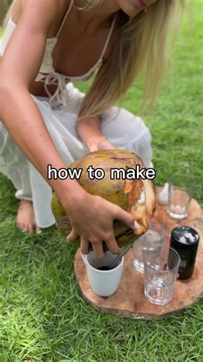 Gatorade isn’t what it used to be. Remember when sports drinks were for replenishing electrolytes and keeping athletes hydrated? The original gatorade recipe was made with simple ingredients like water, salt, and natural sugars. But now, it’s loaded with manufactured sugar and artificial dyes—far from what our bodies actually need. 🥤🌴 Here’s how to make your own natural version—Jungle Gatorade. The truth is, modern water is often stripped of its natural minerals, so if we want real hydration, 