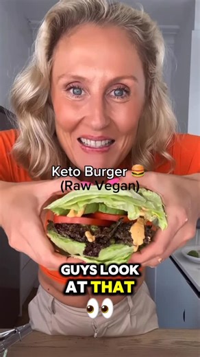 Skye Conway on Instagram: "25 days into my high-omega-3 keto raw vegan journey and I’m thriving! 🔥 I’m completely symptom-free from histamine issues, my neuralgia and chronic fatigue have melted away, and I’m crafting delicious, gut-healing recipes like this Keto Raw Vegan Burger with a creamy, omega-3 rich sauce. 🥬🥑 This recipe is all about healing from the inside out: gut-friendly cabbage, tomato, avocado, peas, apple cider vinegar, spice and a creamy hi-omega-3 sauce. It’s a full hamburger