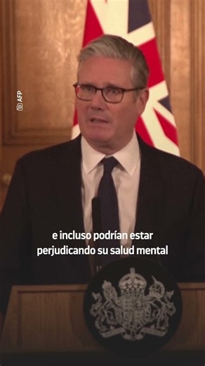 Primer ministro de Reino Unido anuncia prohibición de redes sociales para menores de 16 años