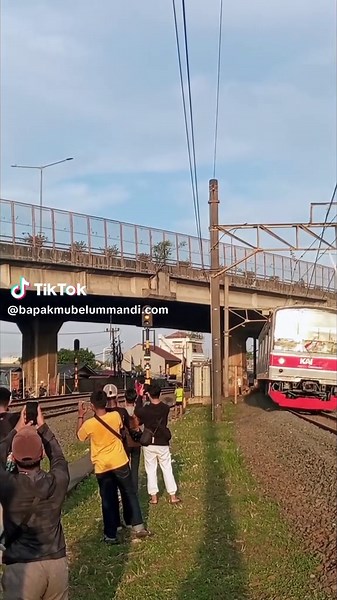 Balapan KRL: Kecepatan Kereta Api yang Mengagumkan