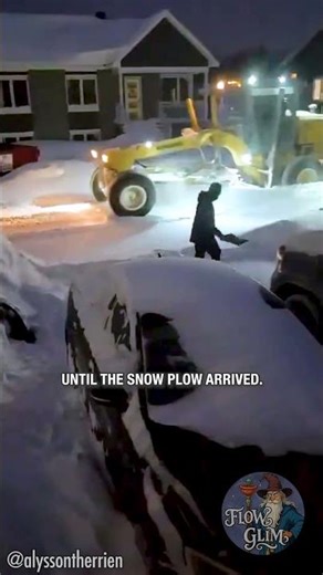 Shoveling vs Snow Plow: The Ultimate Fail 😂❄️🚗
