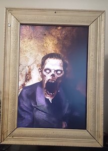 Living Portrait Scare for Halloween Using a Raspberry Pi, PIR and Python