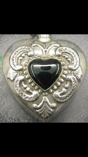 rera on Instagram: "I love unique heart lockets sm. these locket necklaces are available on our website🤍 #uniquelockets #locket #necklace #heartlocket #locketnecklace"