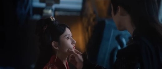 Xiao Qiao was moved by Wei Shao and sent to Panyi! The next second, Wei Shao went back on his word? #ThePrisonerofBeauty #SongZuEr #LiuYuNing #drama #chinesedrama | 追剧看 ChaseDrama