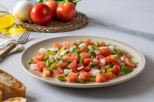 Cómo hacer trempó, la ensalada de tres ingredientes típica de Baleares con que refrescar tus menús de verano