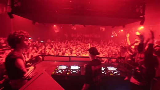 The crowd sings the lyrics ﮩـﮩﮩ٨ـ🫀ﮩ٨ـﮩﮩ٨ـﮩ٨ـﮩﮩ٨ـ♡ﮩ٨ـﮩﮩ٨ـ🫀 #schranz #techno #hardtechno #dj #fyp